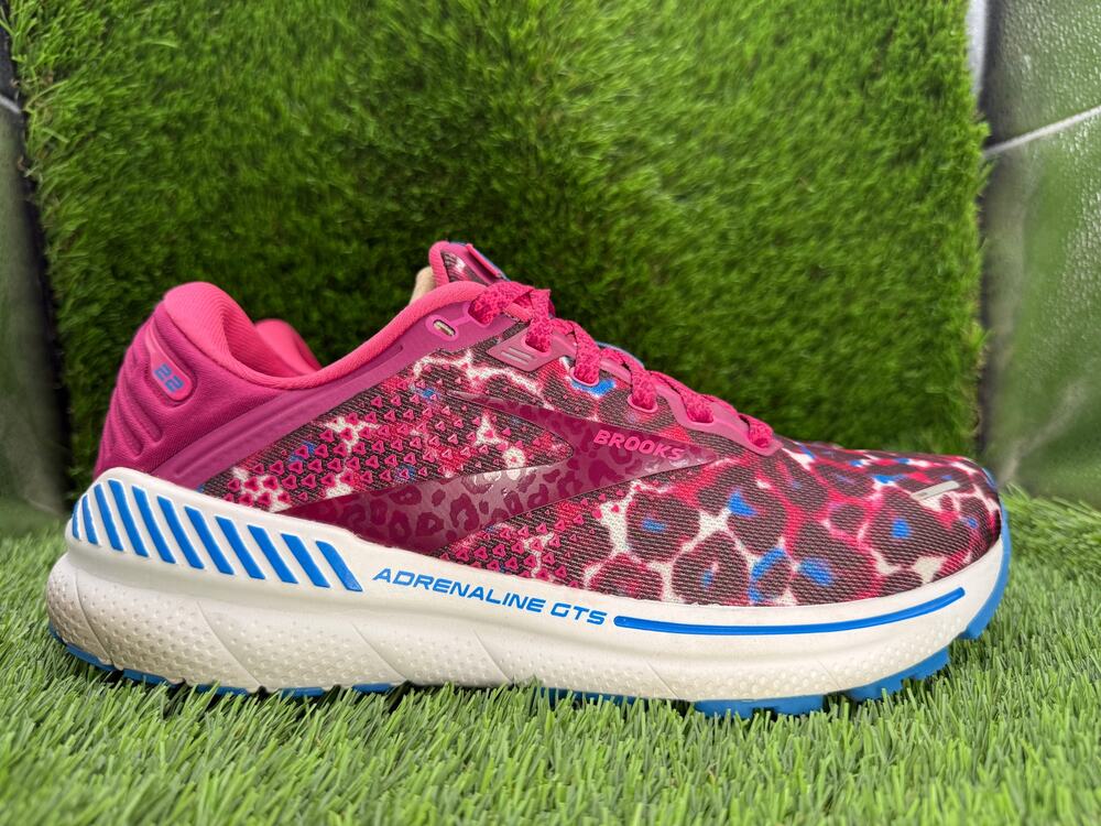 Brooks Adrenaline GTS 22 1203531B568 Athletic Sneaker Women's 10B Pink Jacquard